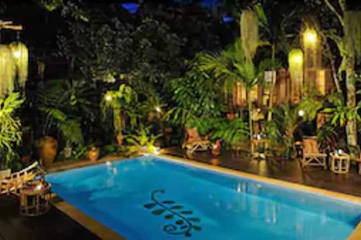 Pool Hotel