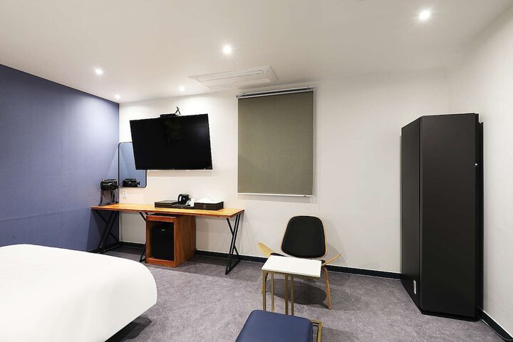 Room 37 of 50