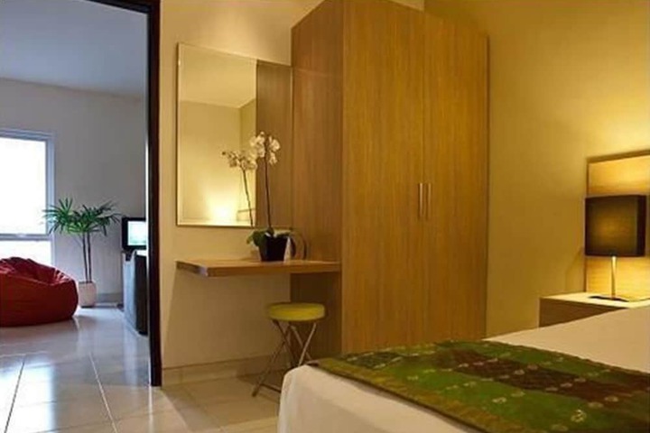 Room 6 of 19