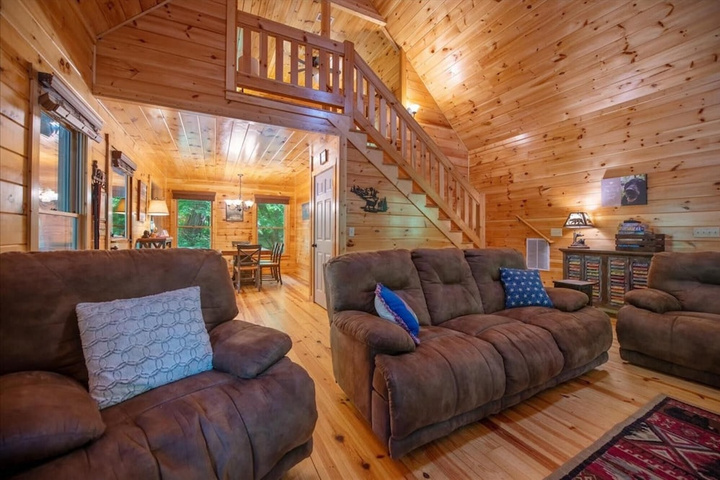 Photo of Harleys River Retreat - Charming Cabin in Coosawattee River Resort Hot tub