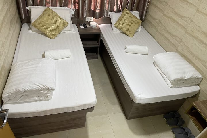 Room 93 of 195