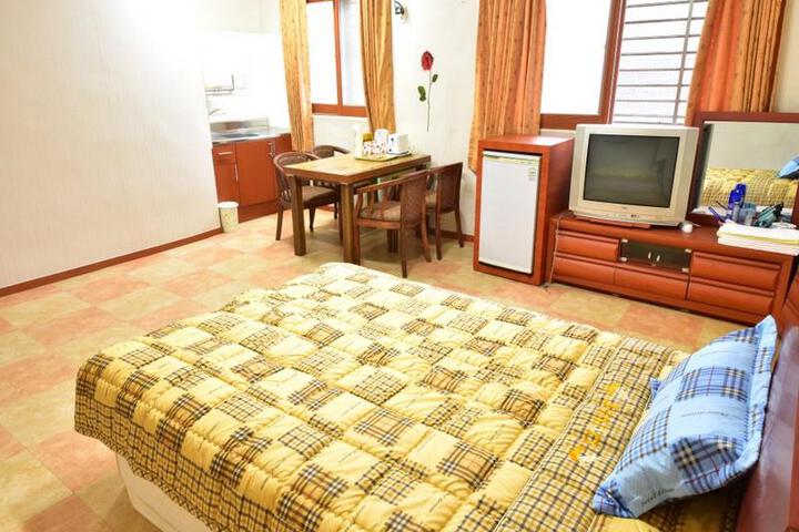 Room 2 of 5