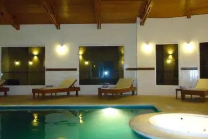 Pool 14 of 19