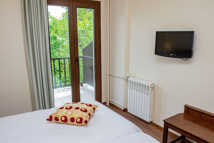 Room 25 of 135
