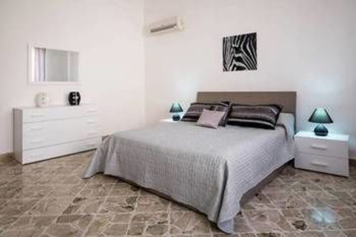 Room 12 of 49