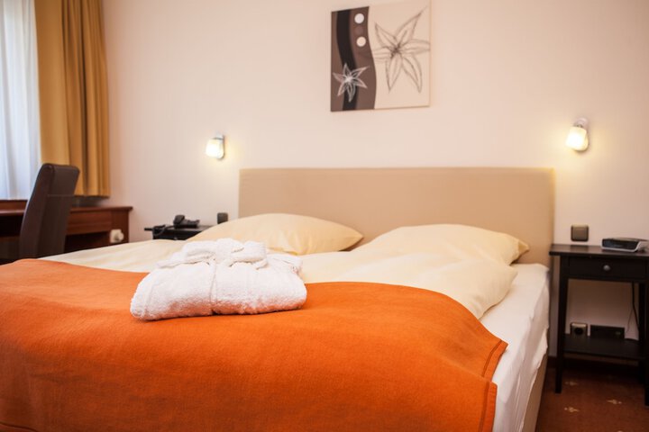 Room 5 of 35