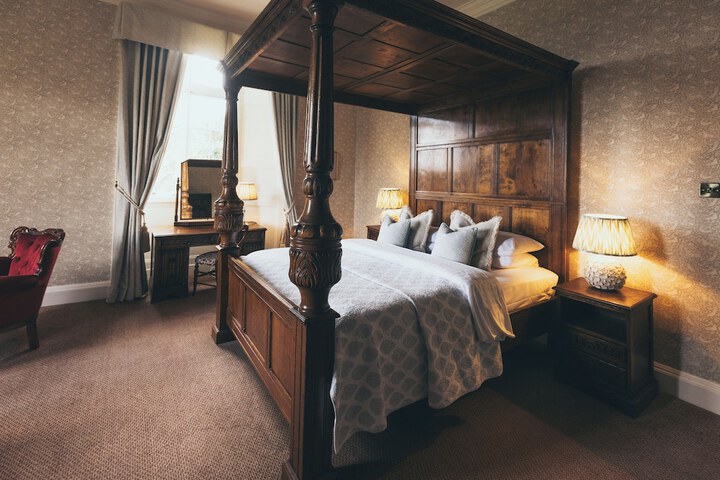 Room 35 of 83