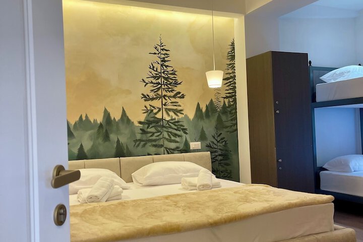Room 5 of 26