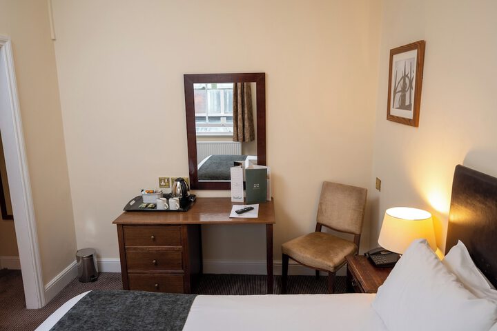 Room 21 of 48