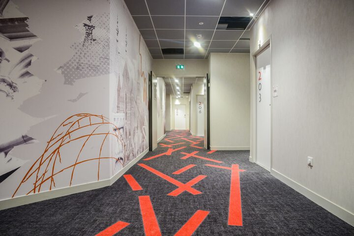 Ballroom/Hall 120 of 143