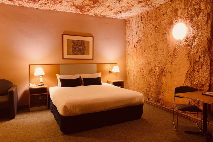 Room 25 of 146
