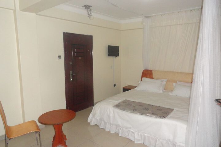 Room 8 of 26