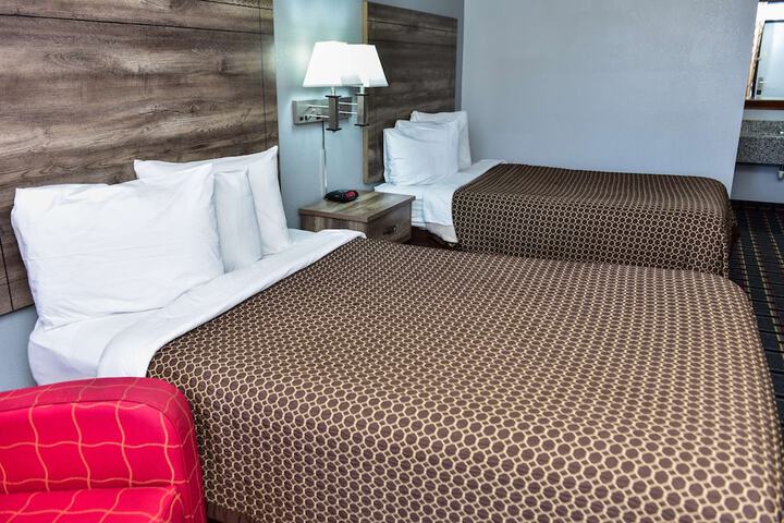 1 Double Bed Accessible (2 of 14)