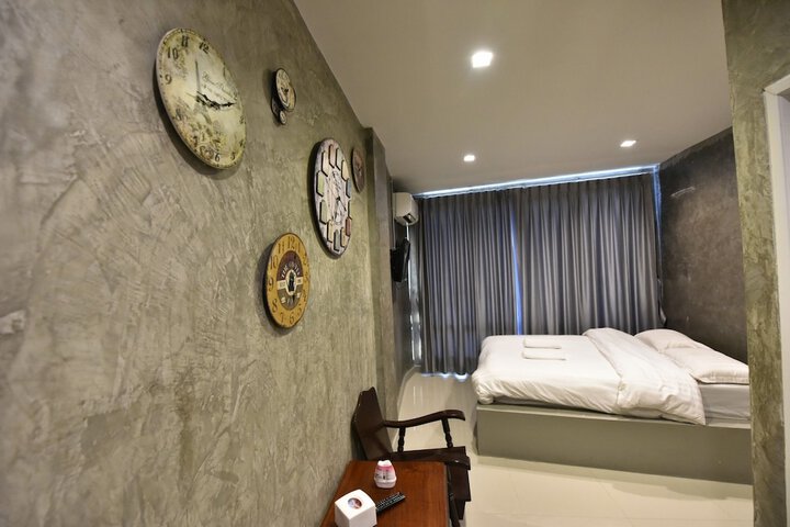 Room 5 of 24