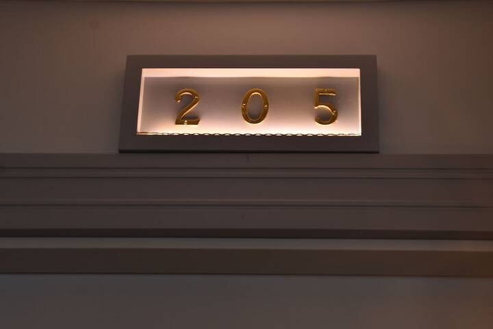 Room 13 of 60