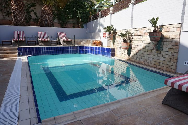 Pool 45 of 68