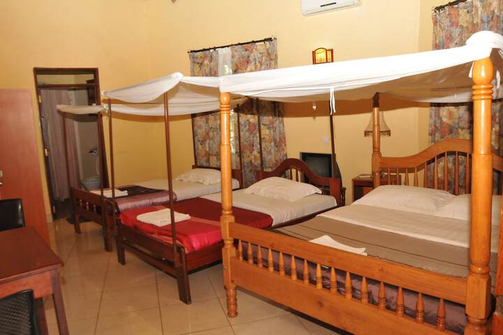 Room 14 of 38