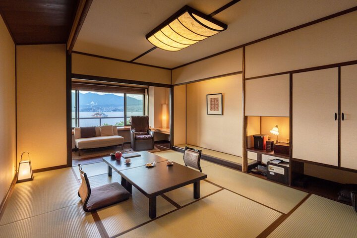 Room 17 of 223