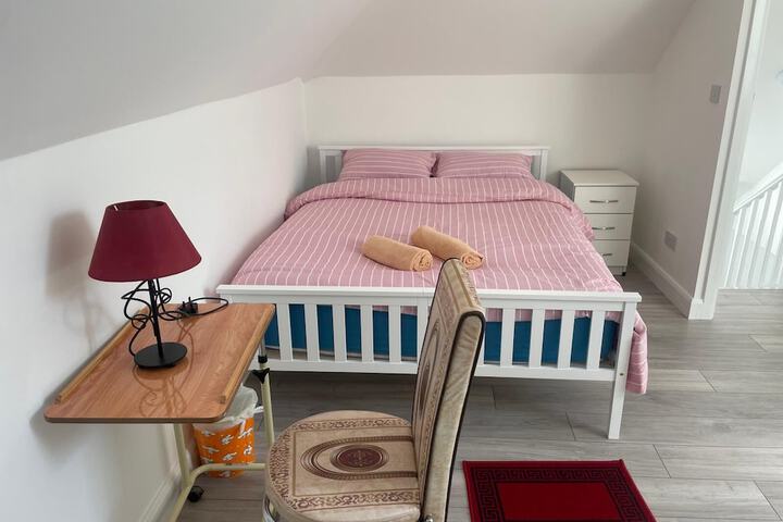 Room 10 of 18