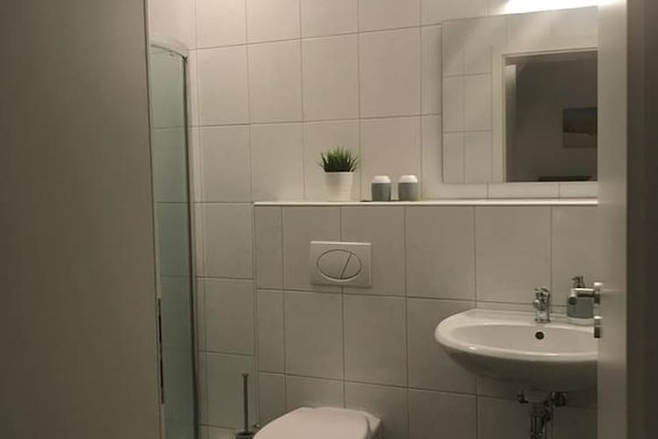 Room 9 of 10