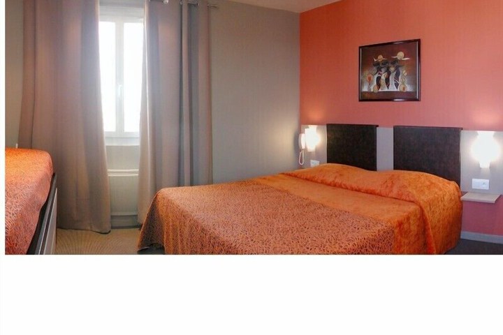 Room 26 of 49