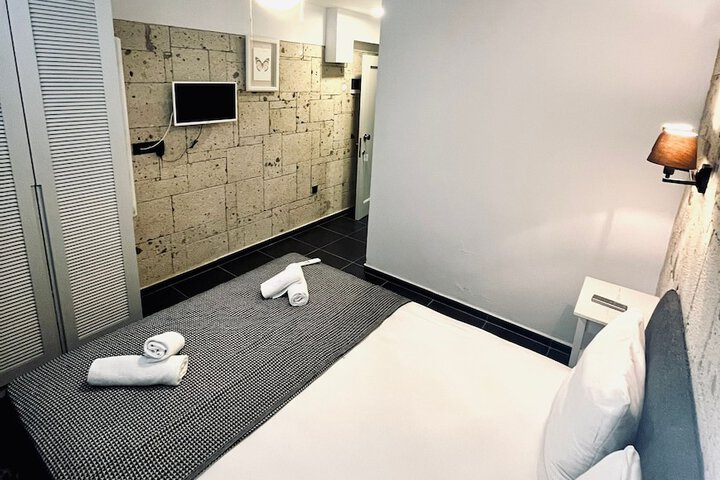 Room 9 of 30