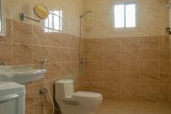 Room 2 of 38