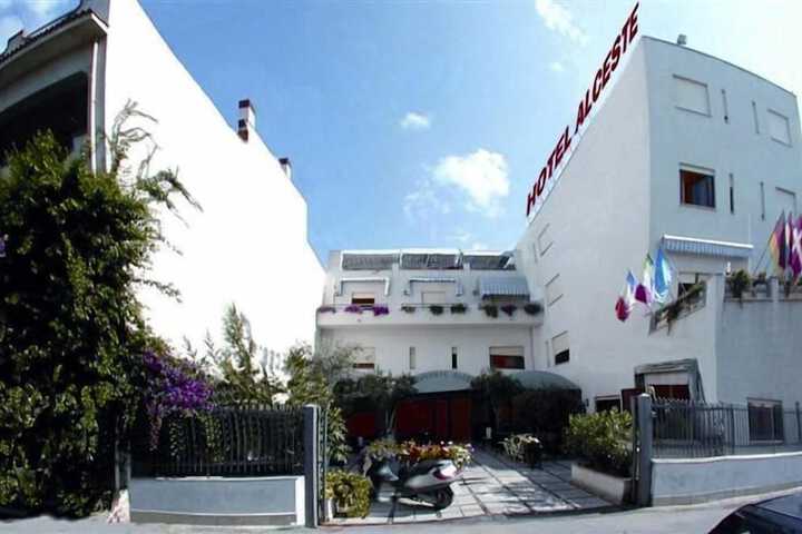 Hotel 16 of 17