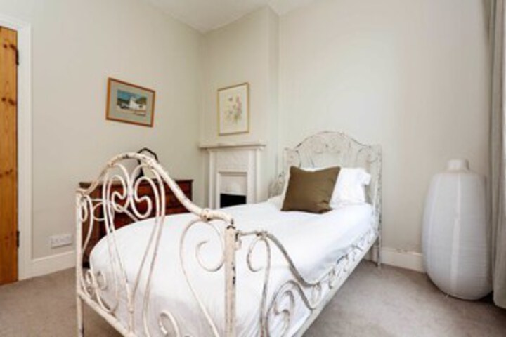 Room 18 of 22