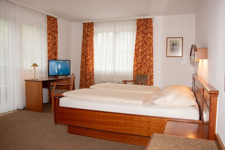Room 5 of 41