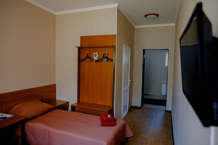 Room 8 of 36
