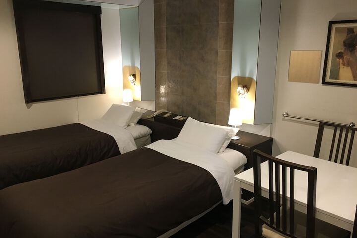 Room 16 of 52