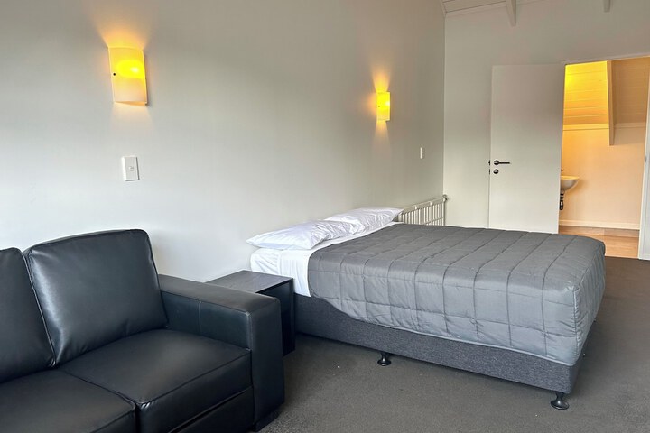 Room 7 of 17