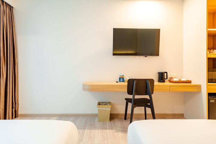 Room 9 of 153