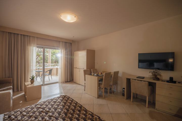 Room 10 of 56