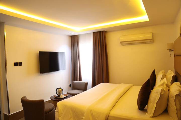 Room 7 of 27