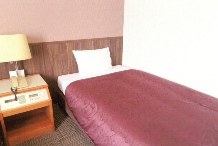 Room 6 of 17
