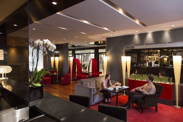 Lounge 59 of 64