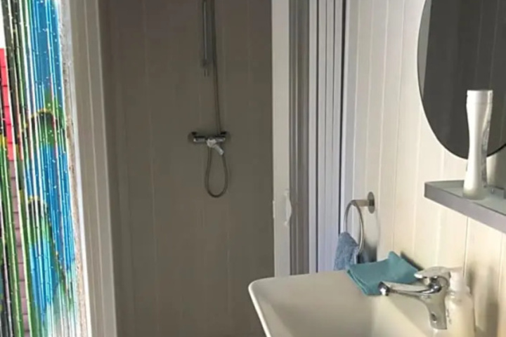 Room 9 of 9