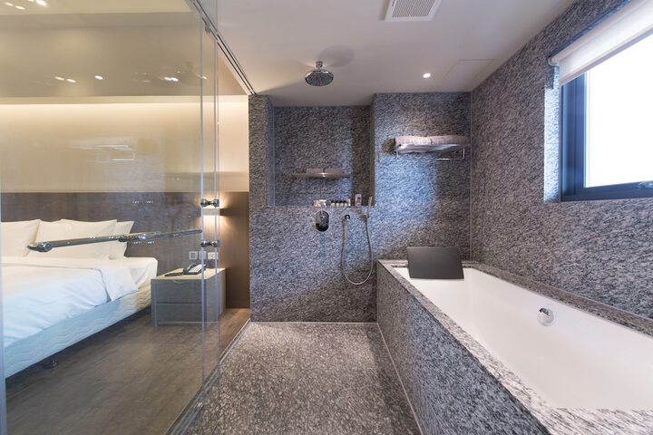 Room 16 of 45