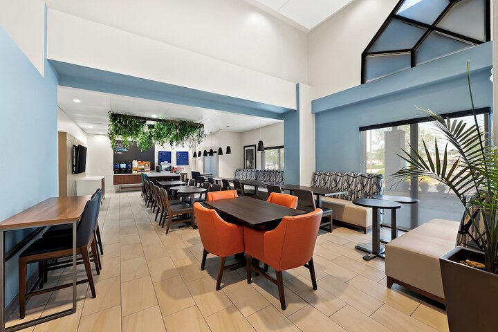 Breakfast/Coffee Service 51 of 54