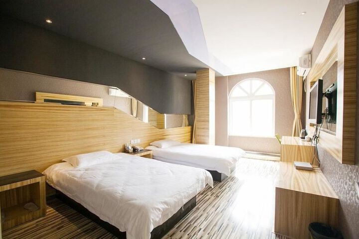 Room 3 of 17