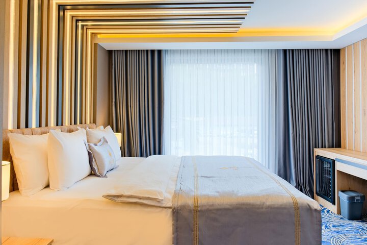 Room 17 of 80