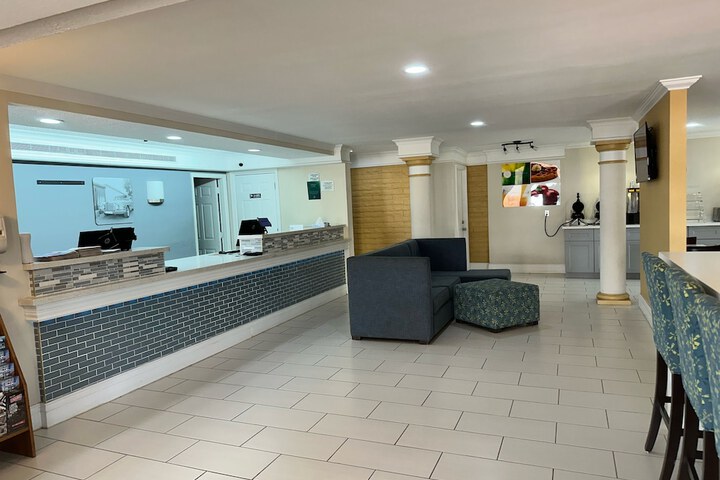 Hotel Interior 10 of 32