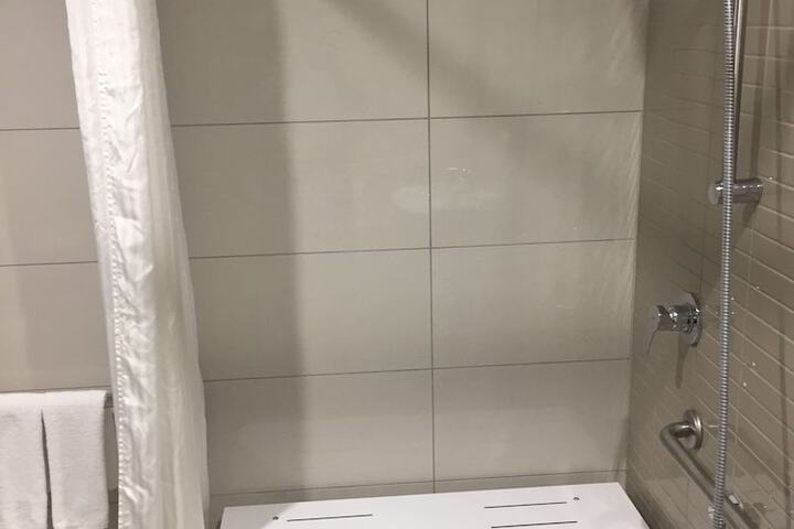 Room 17 of 24