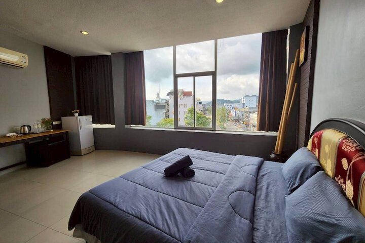 Room 6 of 23