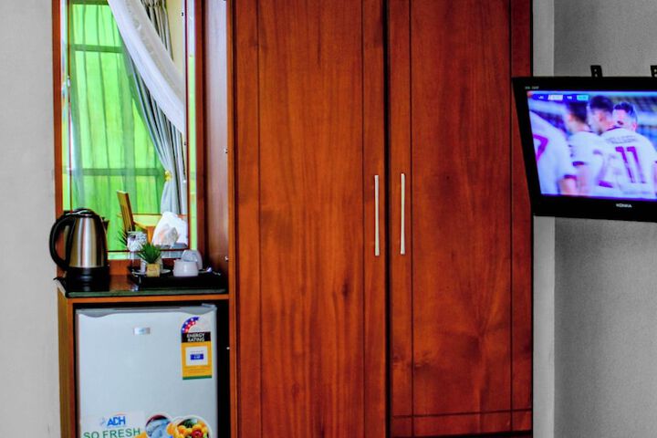 Room 9 of 20