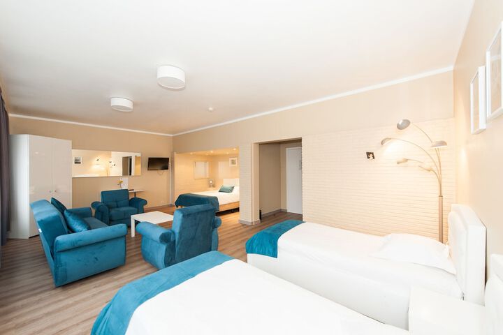 Room 7 of 67