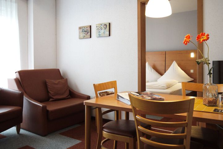 Room 2 of 41