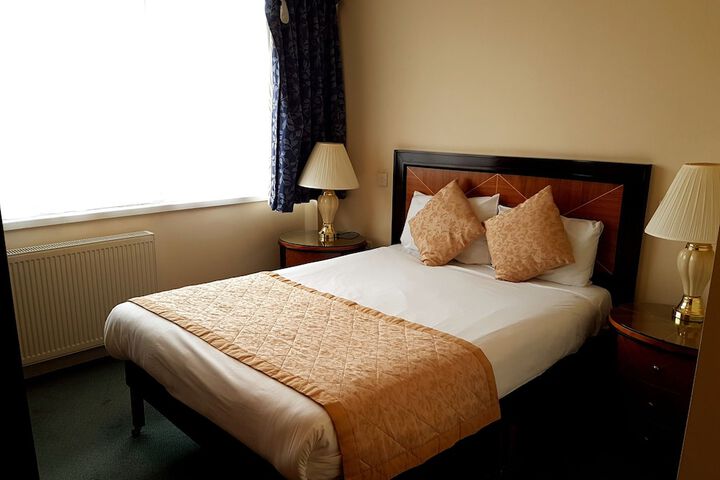 Room 4 of 23